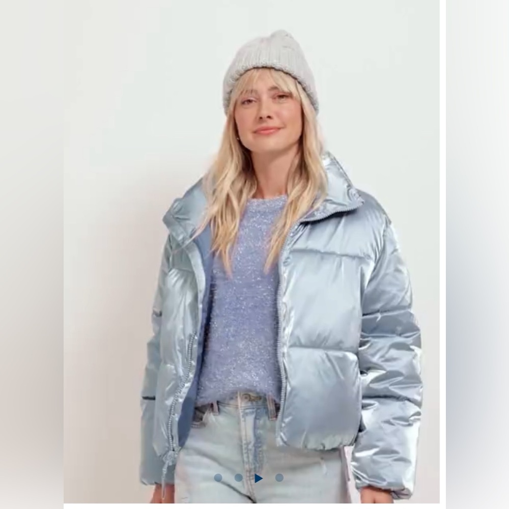 Water resistant shiny puffer jacket